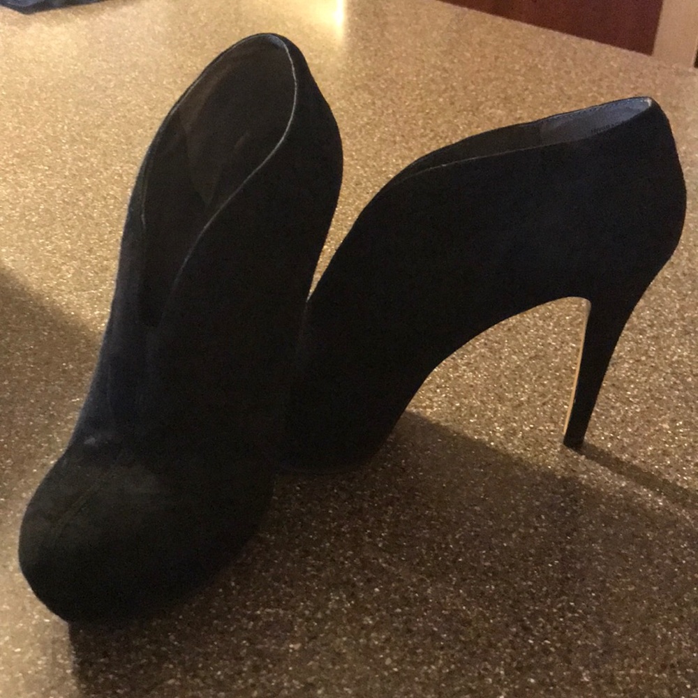 Nine West Gracious Black Booties